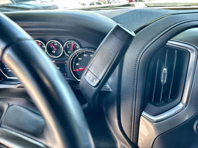 Photo of 2022 Silver Ice Metallic Chevrolet Silverado 1500 Limited