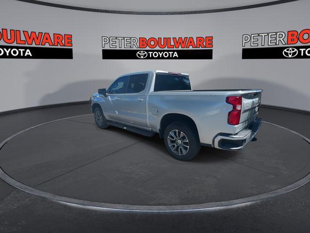 Photo of 2022 Silver Ice Metallic Chevrolet Silverado 1500 Limited