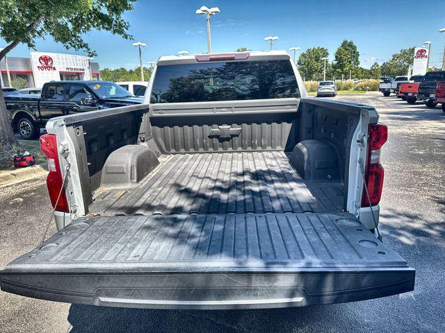 Photo of 2022 Silver Ice Metallic Chevrolet Silverado 1500 Limited