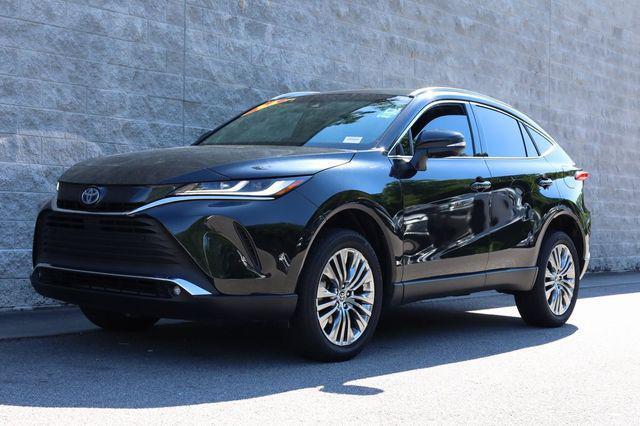 Photo of 2024 Celestial Black Toyota Venza