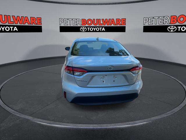 Photo of 2023 Classic Silver Toyota Corolla