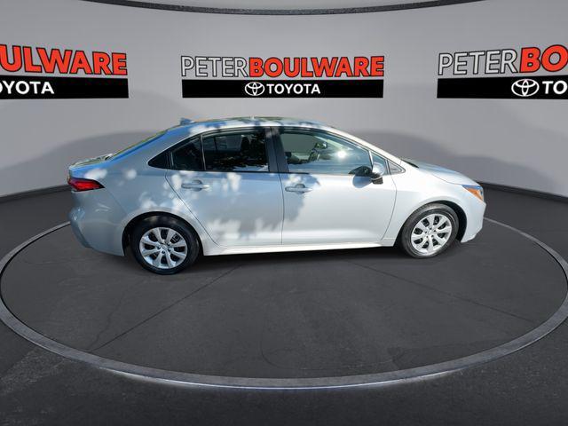 Photo of 2023 Classic Silver Toyota Corolla