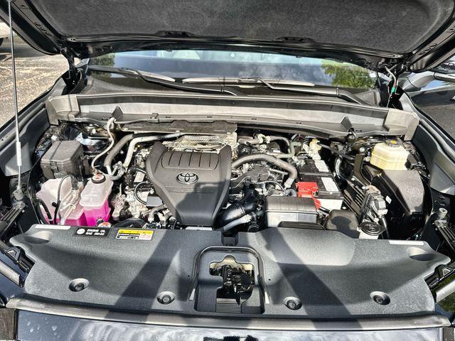 Photo of 2025 Midnight Black Metallic Toyota Grand Highlander