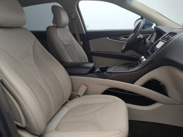 Photo of 2018 Blue Diamond Metallic Lincoln MKX