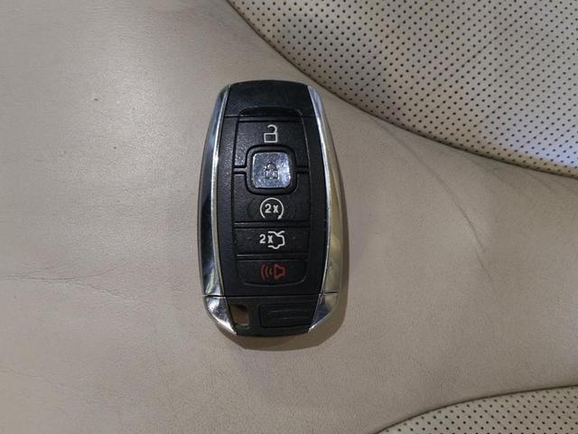 Photo of 2018 Blue Diamond Metallic Lincoln MKX