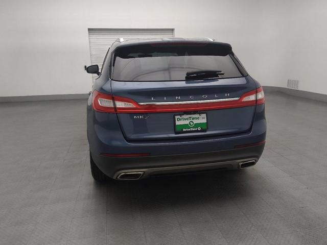 Photo of 2018 Blue Diamond Metallic Lincoln MKX
