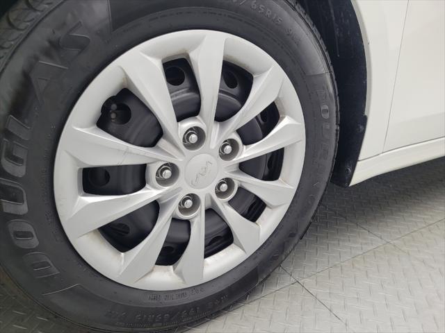 Photo of 2022 Clear White Kia Forte