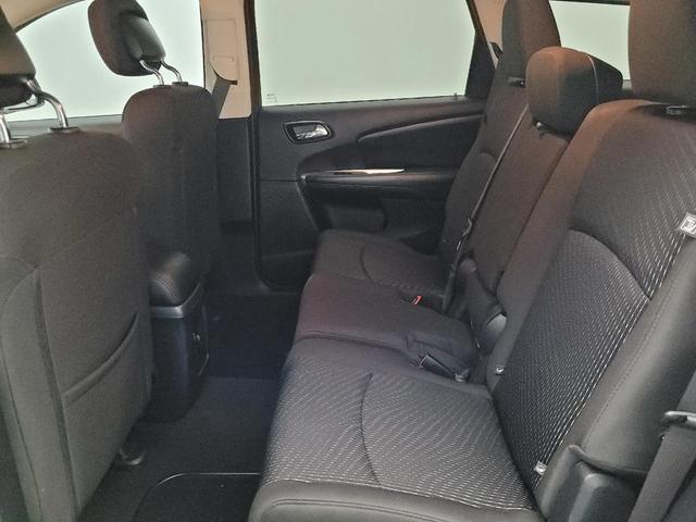 Photo of 2018 White Dodge Journey