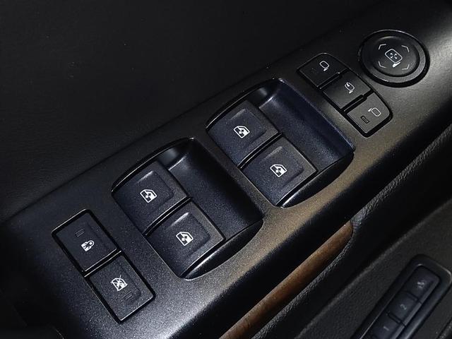Photo of 2018 Black Chevrolet Suburban