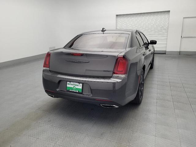 Photo of 2021 Granite Crystal Metallic Clearcoat Chrysler 300