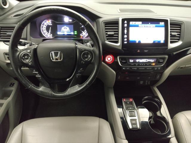 Photo of 2017 Blue Honda Pilot