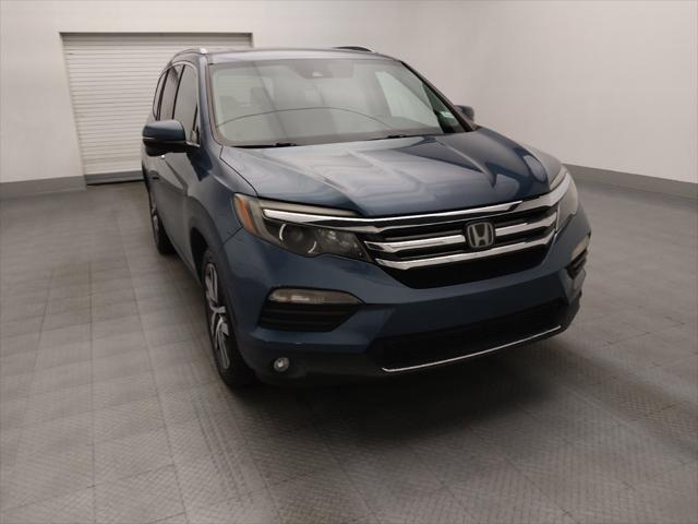 Photo of 2017 Blue Honda Pilot