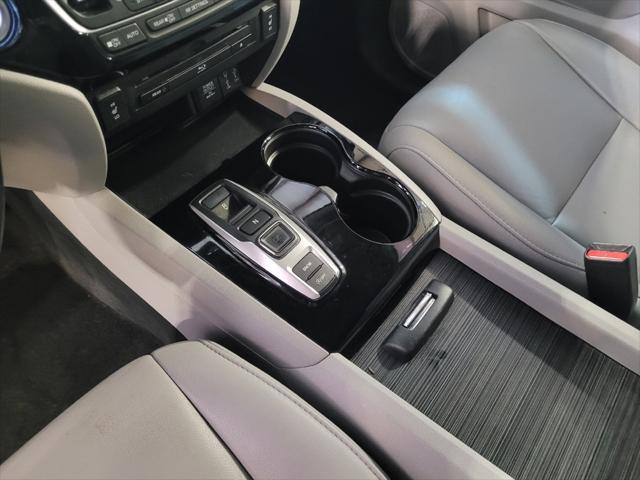 Photo of 2017 Blue Honda Pilot