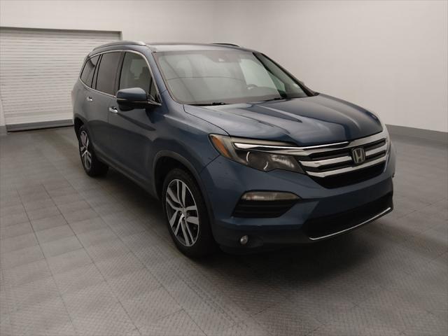 Photo of 2017 Blue Honda Pilot