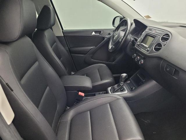 Photo of 2016 Deep Black Pearl Volkswagen Tiguan