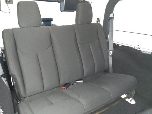 Photo of 2017 Bright White Clearcoat Jeep Wrangler