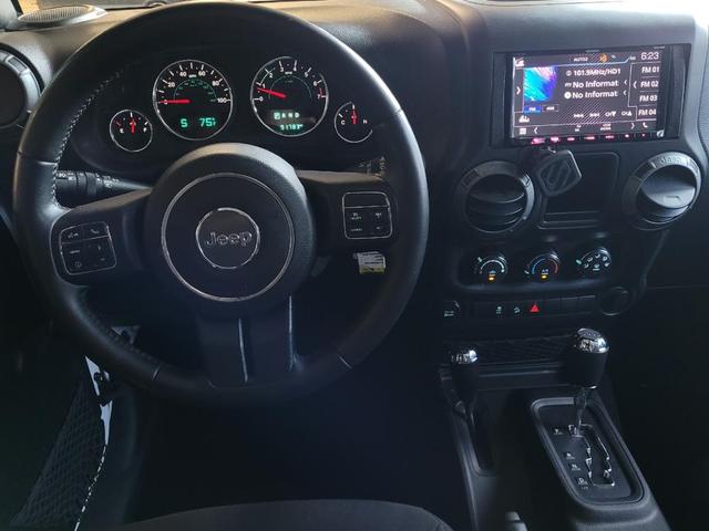Photo of 2017 Bright White Clearcoat Jeep Wrangler