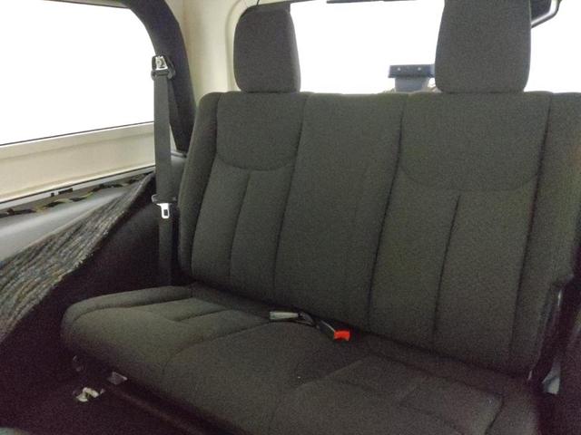 Photo of 2017 Bright White Clearcoat Jeep Wrangler