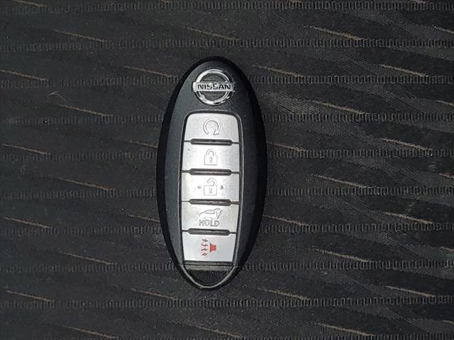Photo of 2018 Caspian Blue Nissan Rogue