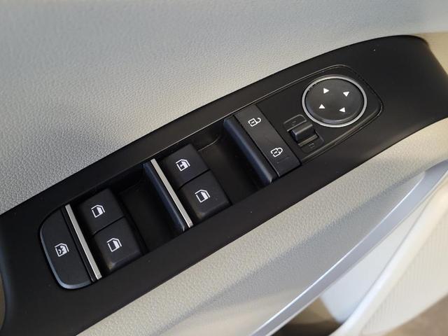 Photo of 2023 Snow White Pearl Kia Soul