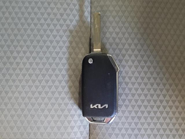 Photo of 2023 Snow White Pearl Kia Soul