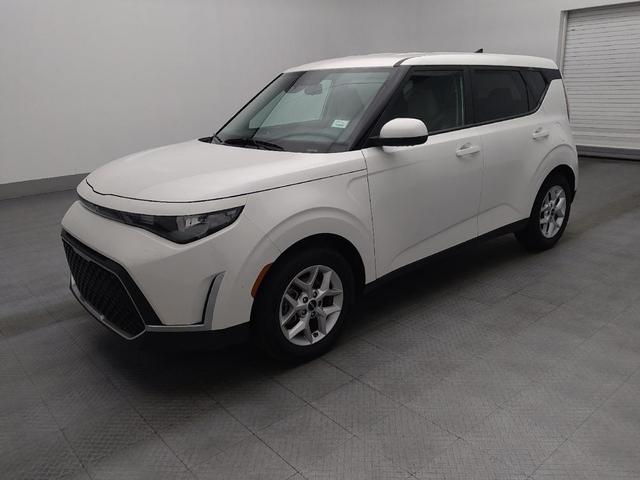 Photo of 2023 Snow White Pearl Kia Soul