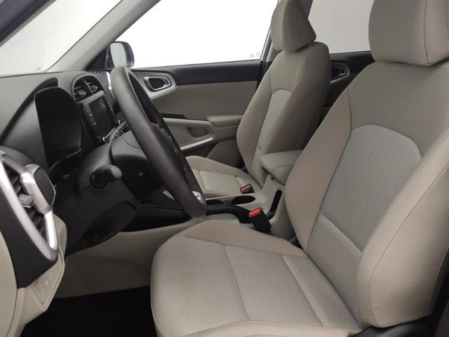 Photo of 2023 Snow White Pearl Kia Soul