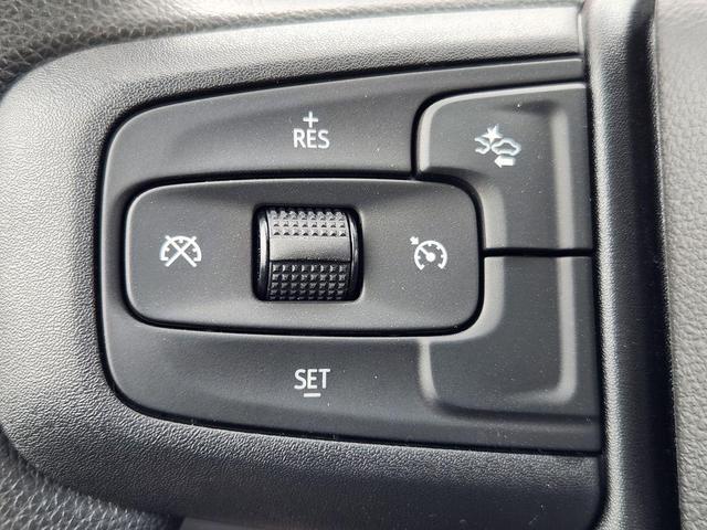 Photo of 2025 Summit White GMC Sierra 1500