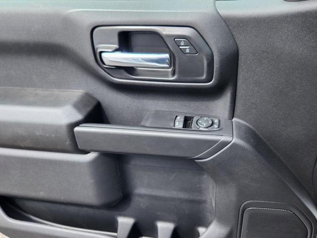 Photo of 2025 Summit White GMC Sierra 1500