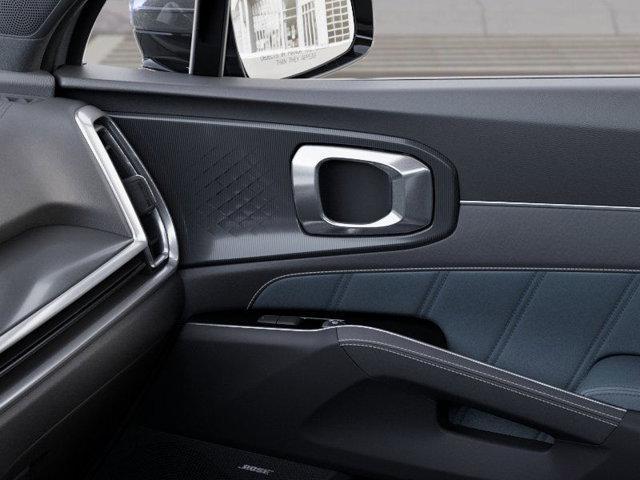 Photo of 2025 Silver Kia Sorento Hybrid