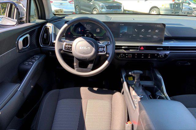 Photo of 2024 Everlasting Silver Kia Sorento