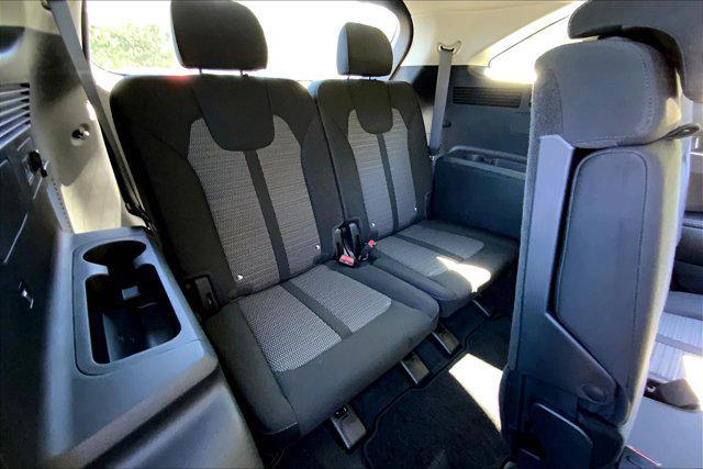 Photo of 2024 Everlasting Silver Kia Sorento