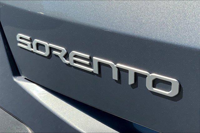 Photo of 2024 Everlasting Silver Kia Sorento