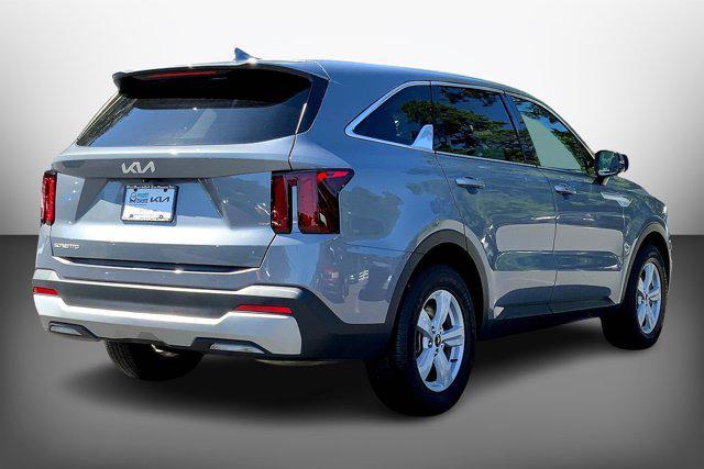 Photo of 2024 Everlasting Silver Kia Sorento
