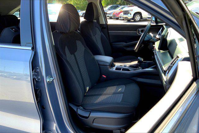 Photo of 2024 Everlasting Silver Kia Sorento