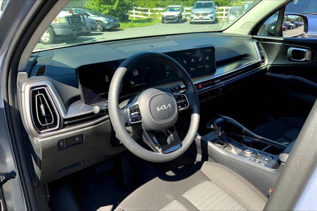 Photo of 2024 Everlasting Silver Kia Sorento