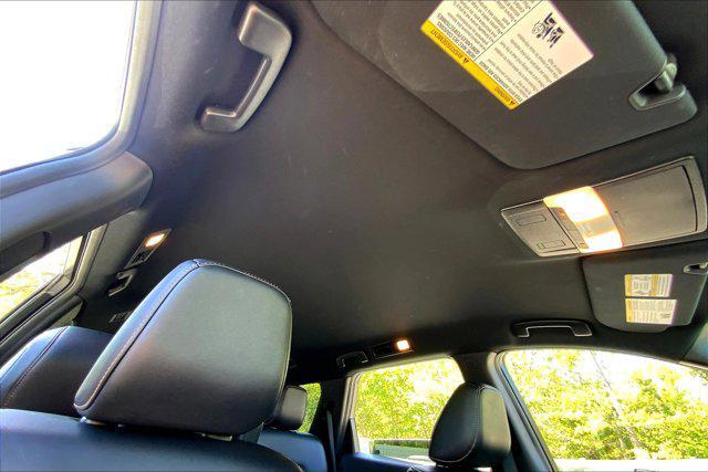 Photo of 2023 Pearl White Tricoat/Super Black Nissan Pathfinder