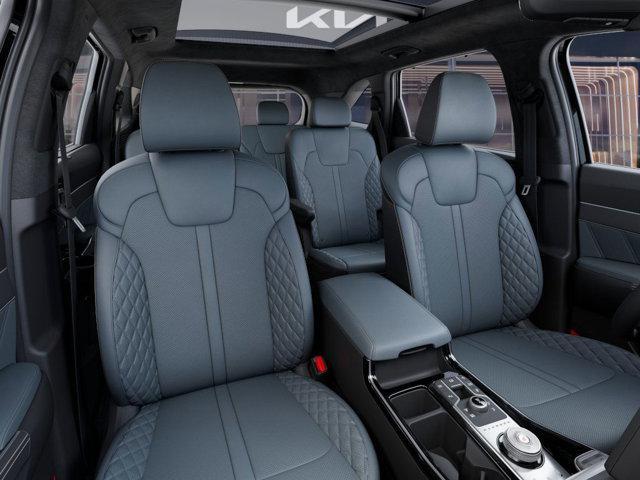 Photo of 2025 Black Kia Sorento Hybrid