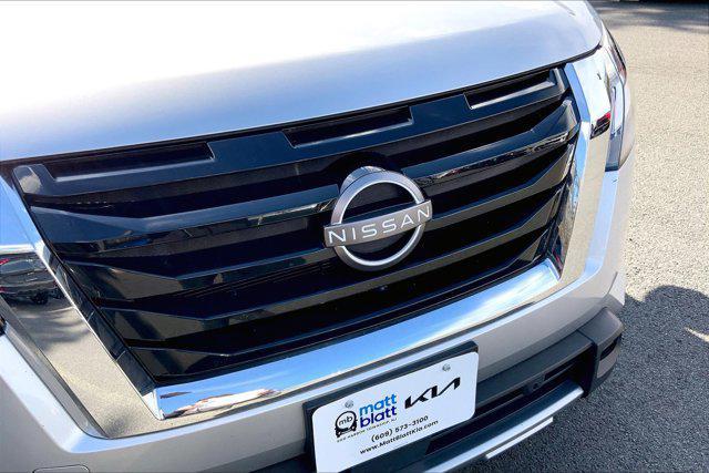 Photo of 2023 Brilliant Silver Metallic Nissan Pathfinder