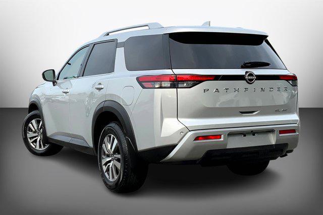 Photo of 2022 Brilliant Silver Metallic Nissan Pathfinder