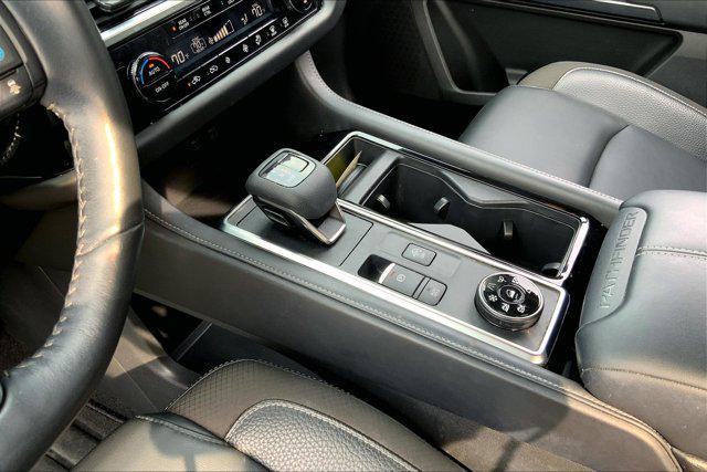 Photo of 2022 Brilliant Silver Metallic Nissan Pathfinder
