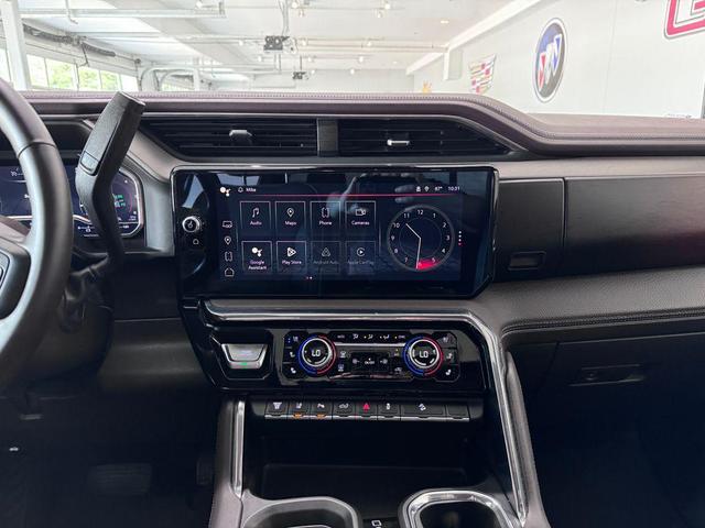 Photo of 2024 Onyx Black GMC Sierra 2500