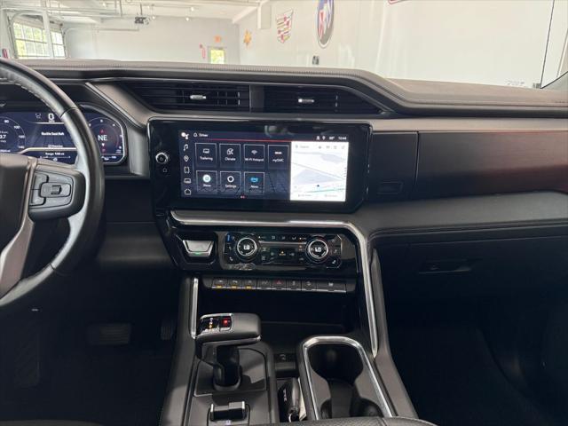 Photo of 2023 White Frost Tricoat GMC Sierra 1500