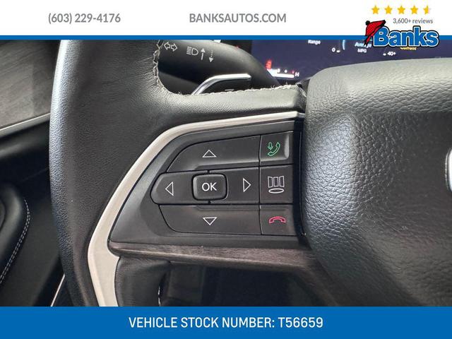 Photo of 2022 Velvet Red Pearlcoat Jeep Grand Cherokee