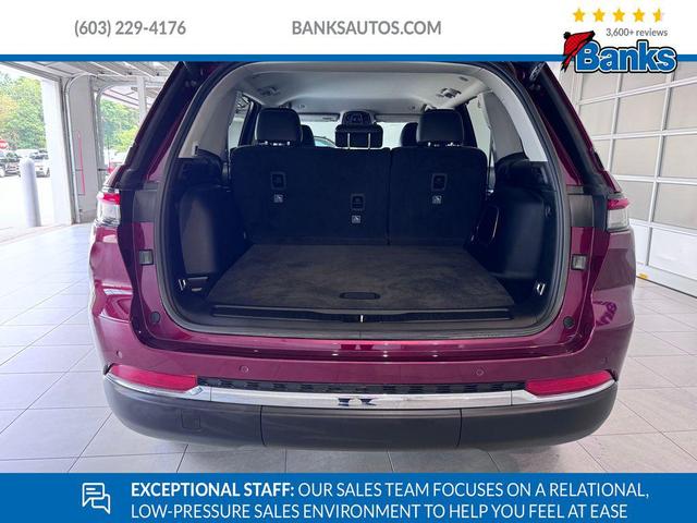 Photo of 2022 Velvet Red Pearlcoat Jeep Grand Cherokee