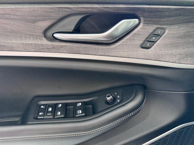 Photo of 2022 Velvet Red Pearlcoat Jeep Grand Cherokee