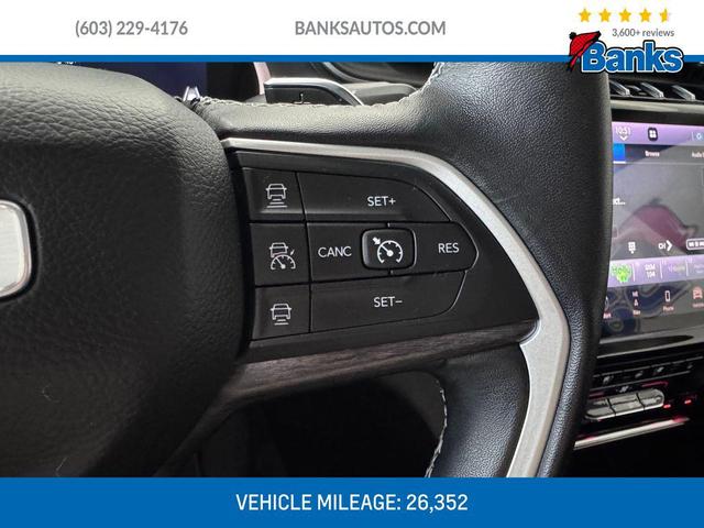 Photo of 2022 Velvet Red Pearlcoat Jeep Grand Cherokee