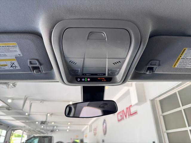Photo of 2022 Blue Glow Metallic Chevrolet Equinox