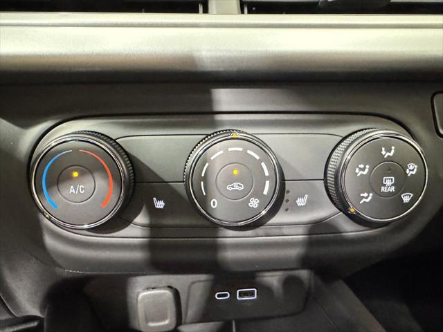 Photo of 2025 Mosaic Black Metallic Chevrolet Trax