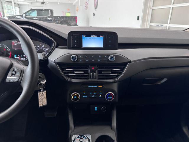 Photo of 2020 Dark Persian Green Metallic Ford Escape